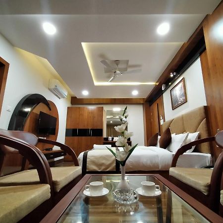 Hotel Royal City สิริกุรี ภายนอก รูปภาพ