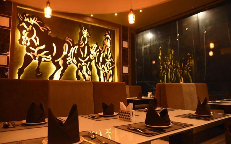 Hotel Royal City สิริกุรี ภายนอก รูปภาพ