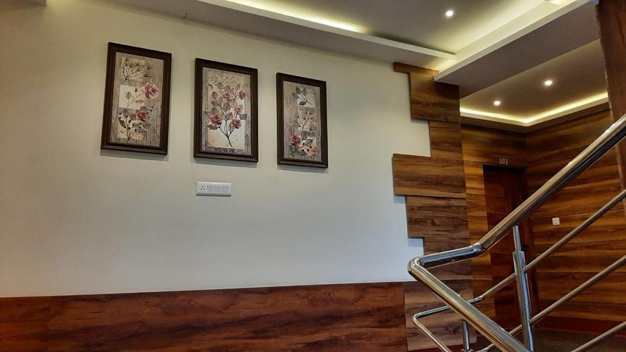 Hotel Royal City สิริกุรี ภายนอก รูปภาพ