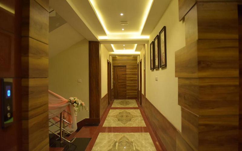 Hotel Royal City สิริกุรี ภายนอก รูปภาพ