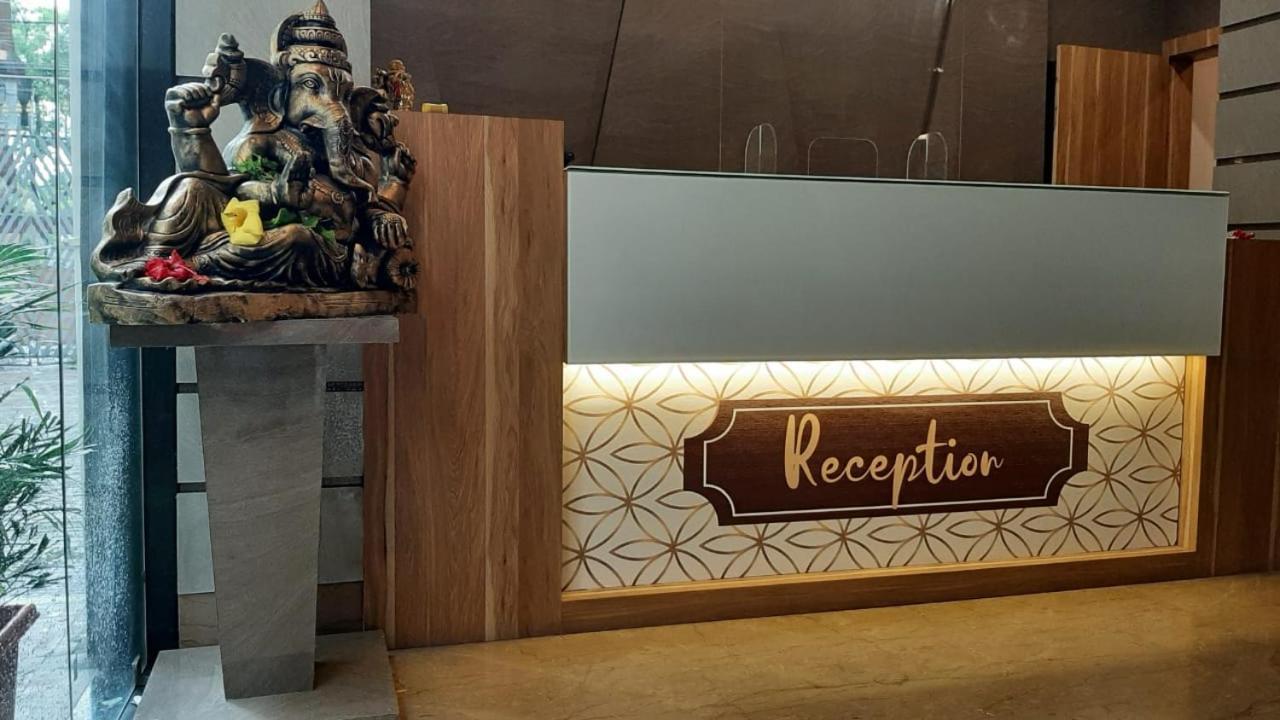 Hotel Royal City สิริกุรี ภายนอก รูปภาพ