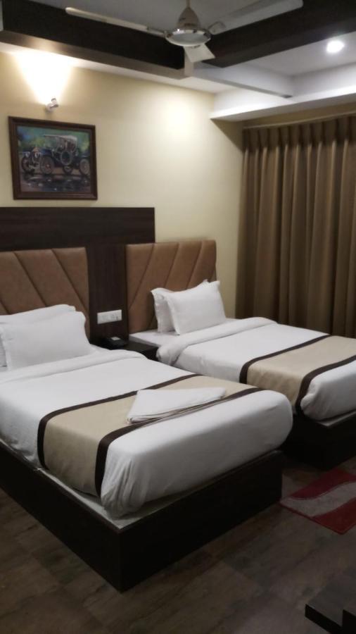 Hotel Royal City สิริกุรี ภายนอก รูปภาพ