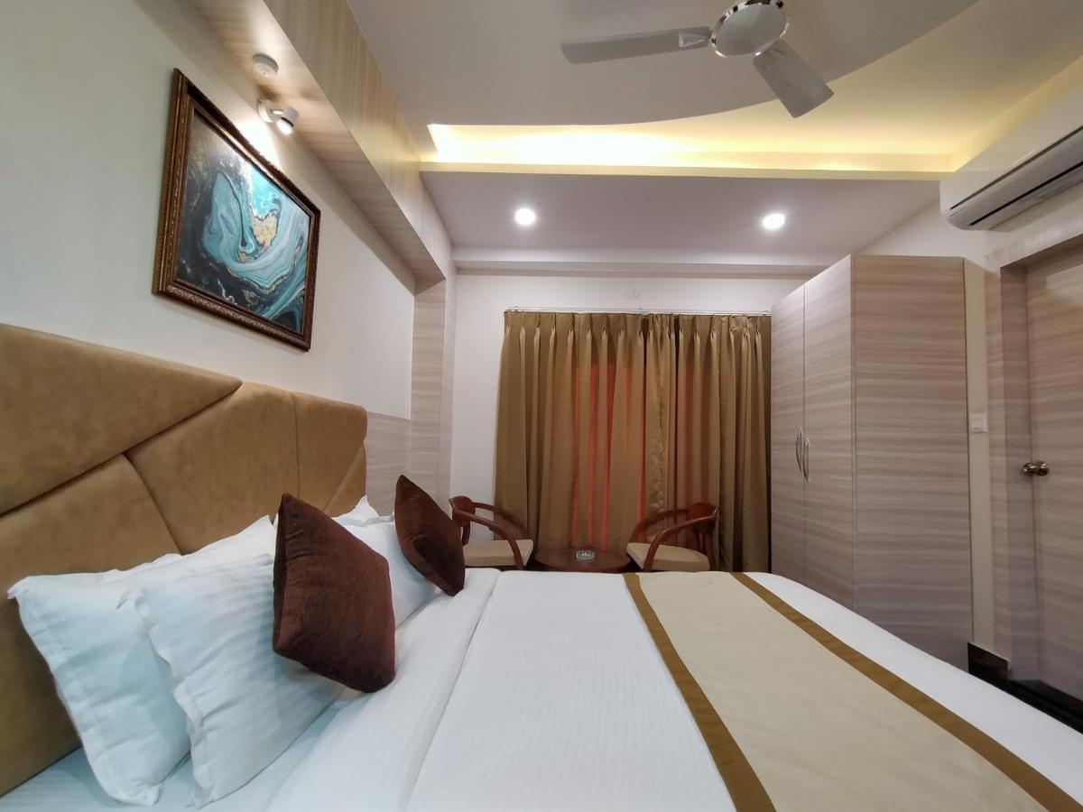 Hotel Royal City สิริกุรี ภายนอก รูปภาพ