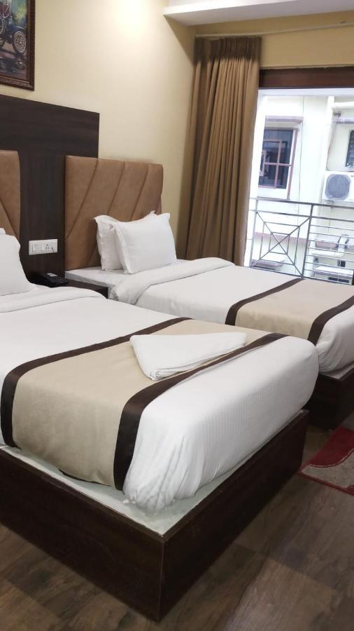Hotel Royal City สิริกุรี ภายนอก รูปภาพ