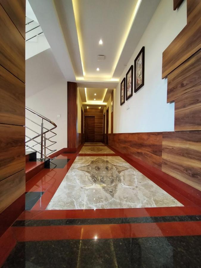 Hotel Royal City สิริกุรี ภายนอก รูปภาพ