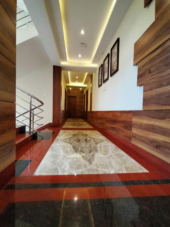 Hotel Royal City สิริกุรี ภายนอก รูปภาพ